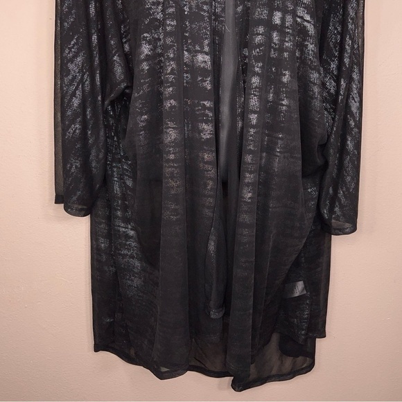 LARGE LULAROE BLACK SILVER SHRUG LIGHTWEIGHT GOTH FLOWY - Picture 2 of 12